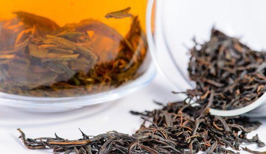 Чайная заварка в дизайне интерьера: необычное применение для ваших растений