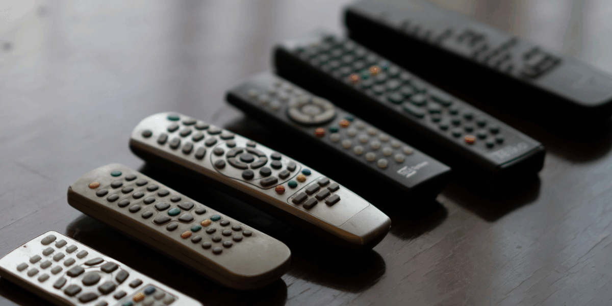 Зачем советские люди оборачивали пульты в пленку: неочевидные причины и риски