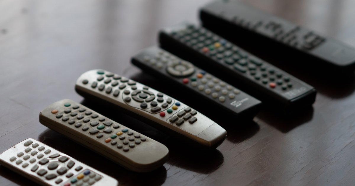 Зачем советские люди оборачивали пульты в пленку: неочевидные причины и риски