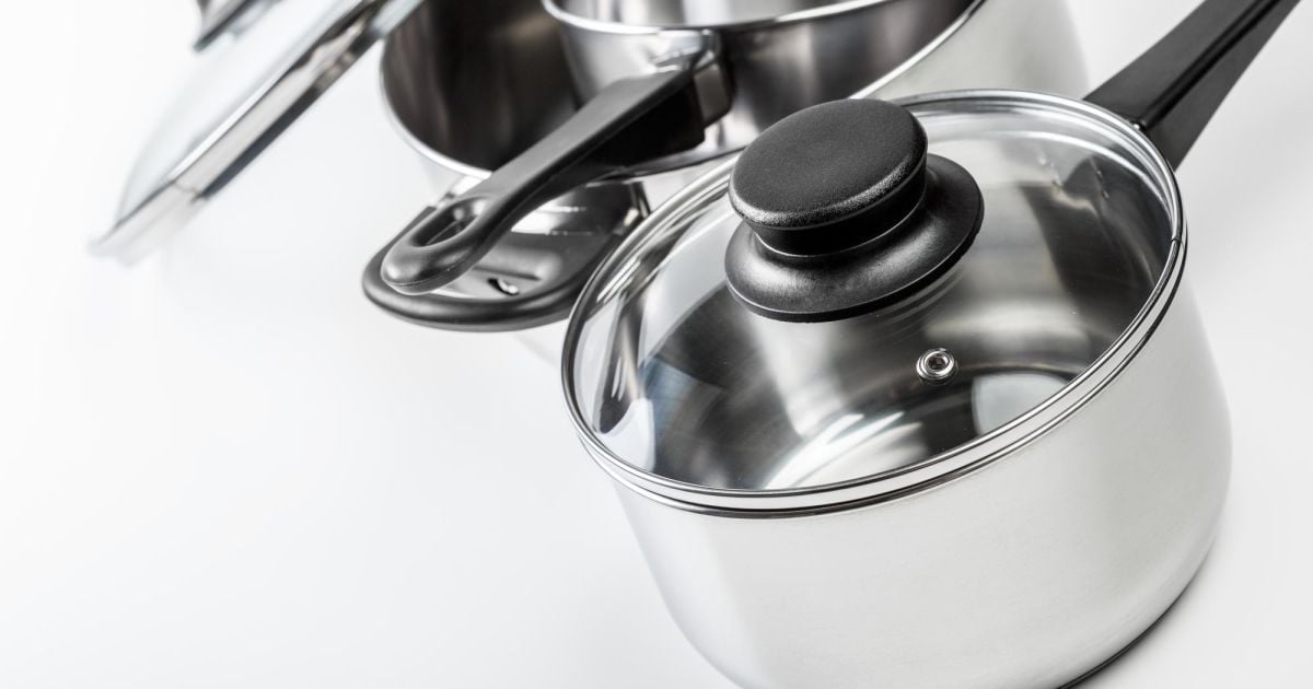 Возвращаем блеск стеклянным поверхностям: простые лайфхаки для дома